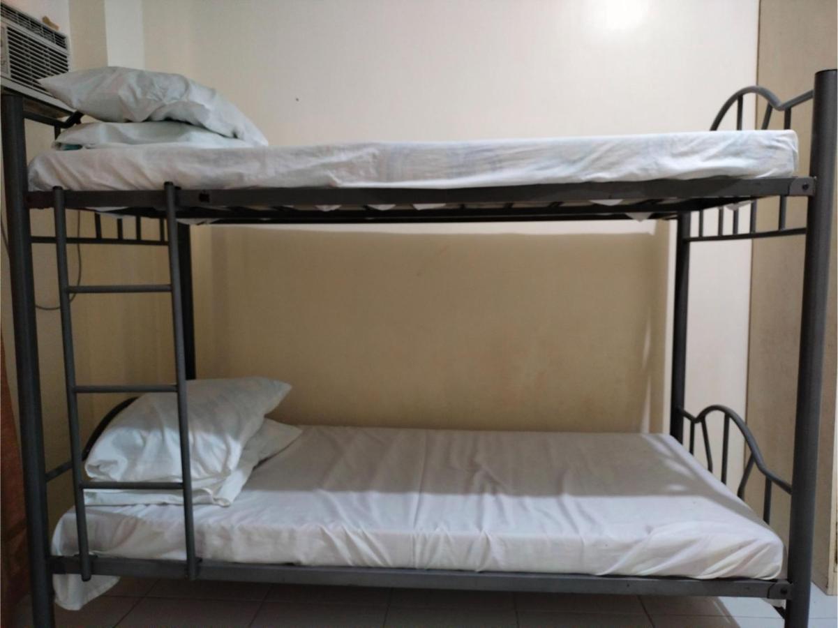 Oyo 800 Ddd Habitat Dormtel Bacolod Hotel Kültér fotó