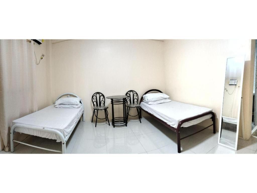 Oyo 800 Ddd Habitat Dormtel Bacolod Hotel Kültér fotó