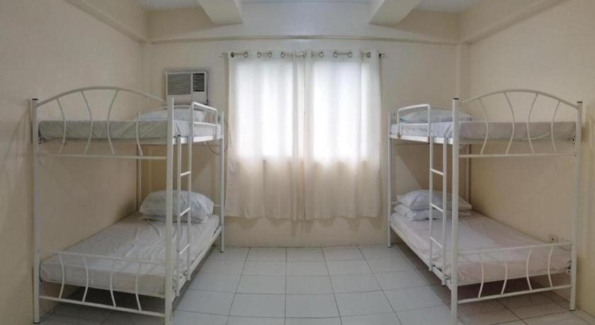 Oyo 800 Ddd Habitat Dormtel Bacolod Hotel Kültér fotó