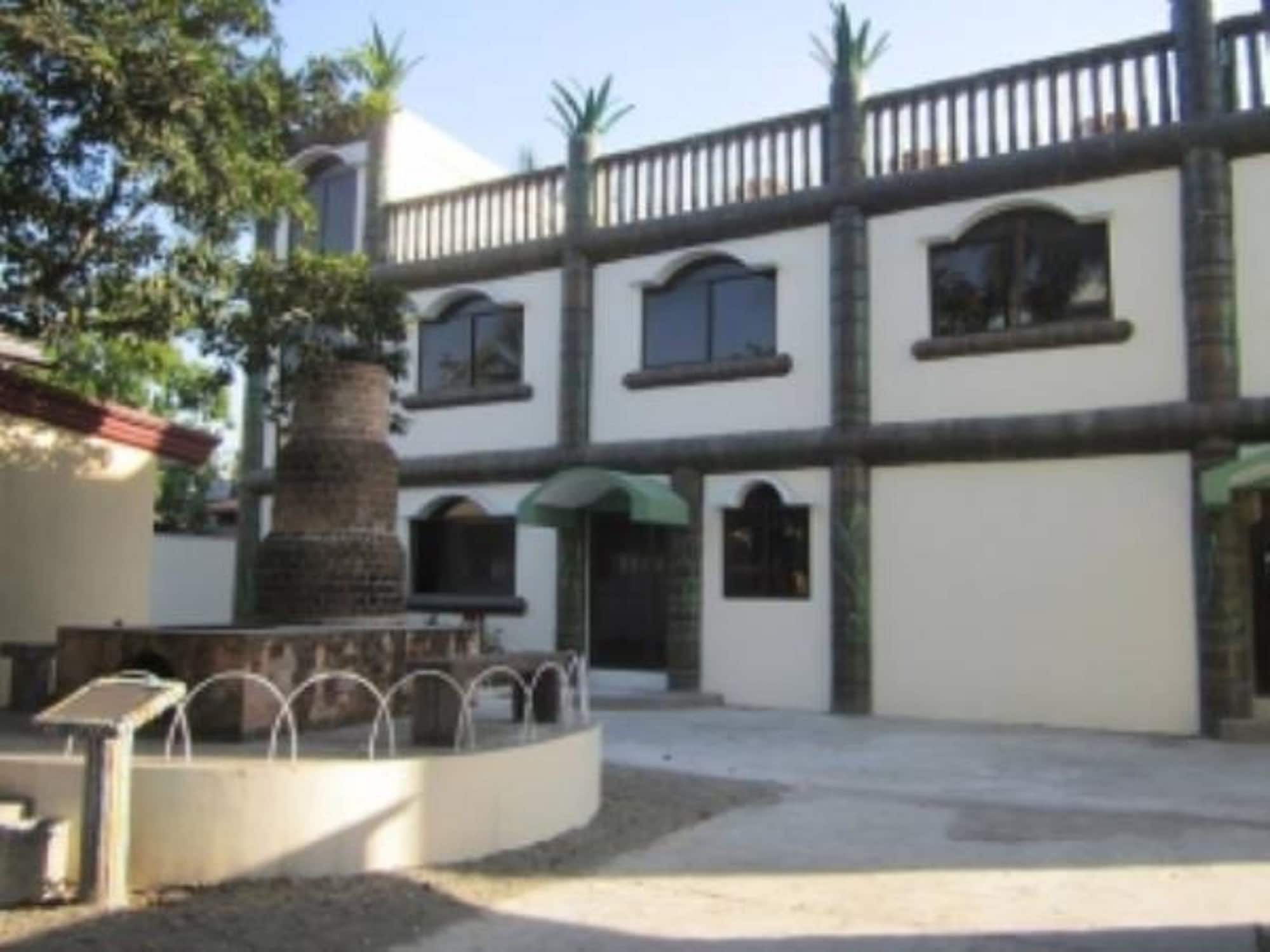 Oyo 800 Ddd Habitat Dormtel Bacolod Hotel Kültér fotó